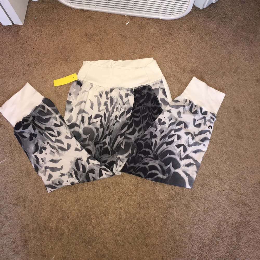 Lulu lemon capris